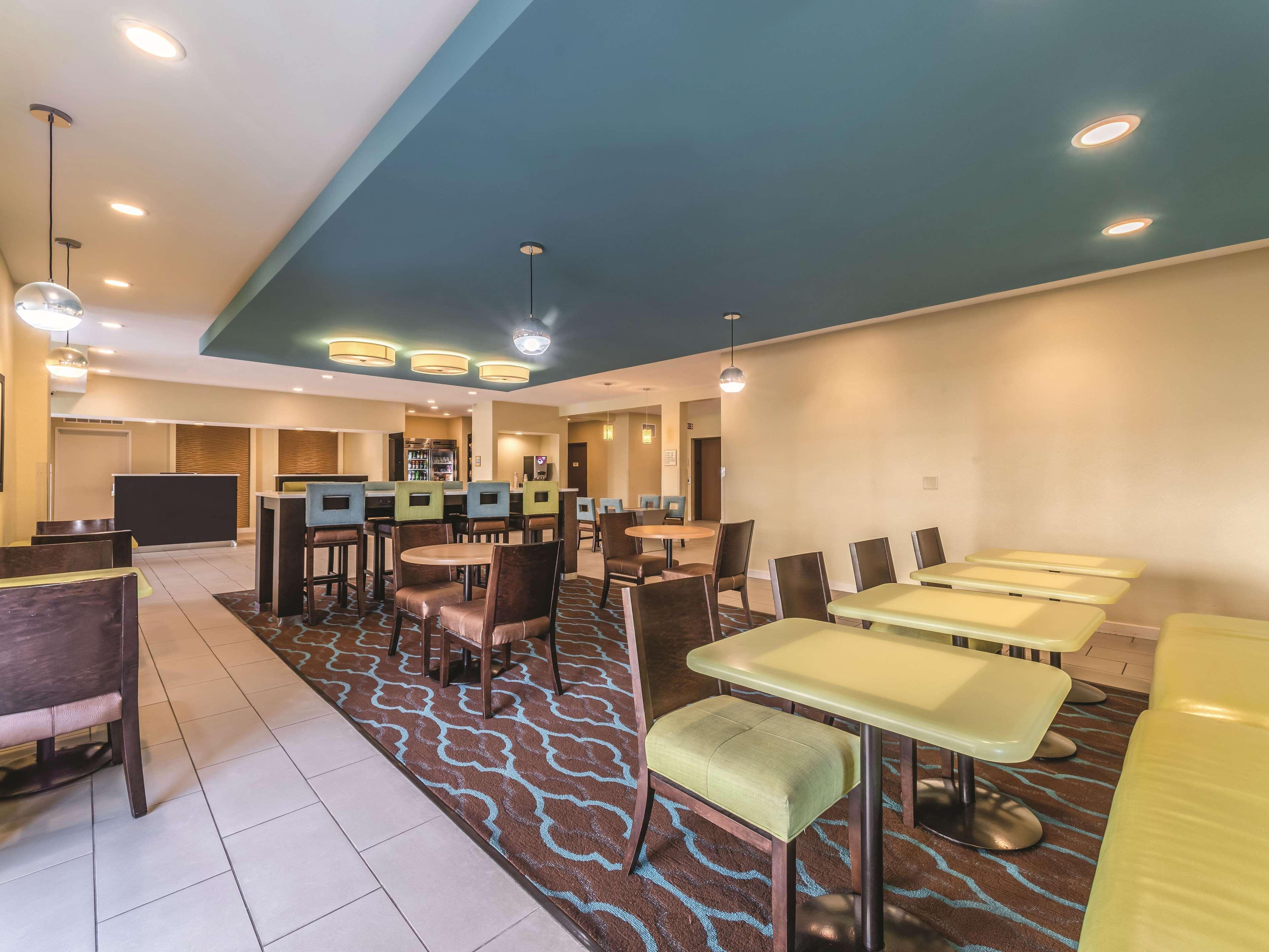 La Quinta By Wyndham Collinsville - St. Louis מראה חיצוני תמונה